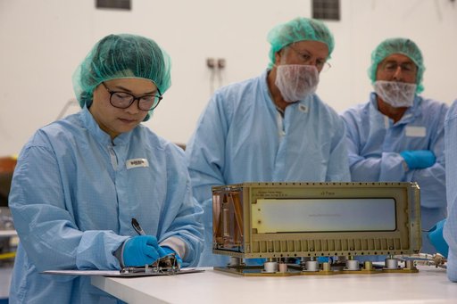 Artemis I OSA Secondary Payload Load - NEA Scout and LunarIC