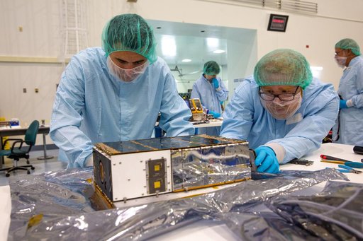 Artemis I OSA Secondary Payload Load - NEA Scout and LunarIC