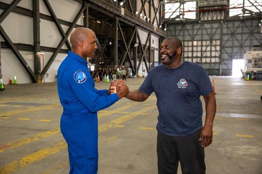 Victor Glover Tours VAB