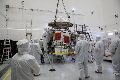 Lucy Spacecraft High Gain Antenna (HGA) Lift and Install