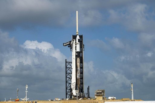 SpaceX CRS-23 Lift to Vertical