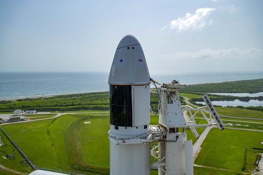 SpaceX CRS-23 Lift to Vertical