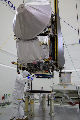 Lucy Spacecraft Lift to Dolly Operations
