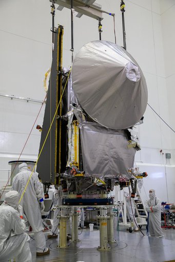 Lucy Spacecraft Lift to Dolly Operations