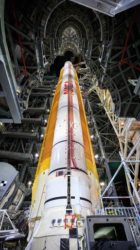 Artemis I Space Launch System Clean Shots