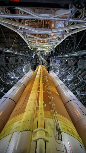 Artemis I Space Launch System Clean Shots