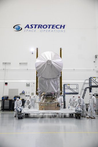 Lucy Spacecraft Move from WPC to Airlock