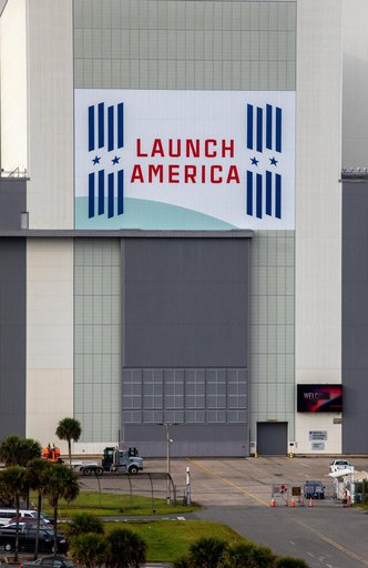 Launch America Banner on VAB