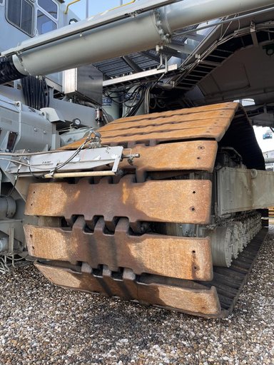 Artemis Logos Installation on Crawler Transporter