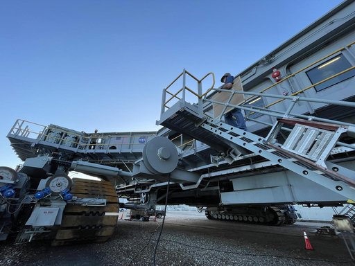 Artemis Logos Installation on Crawler Transporter