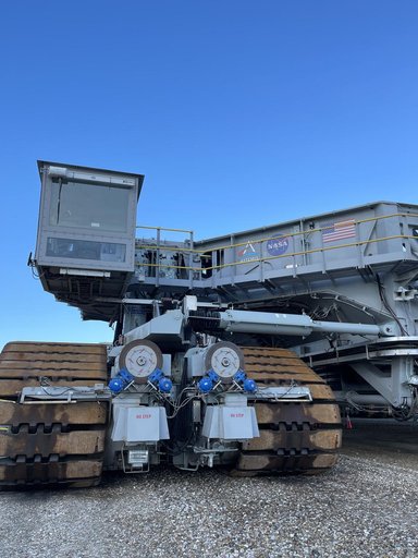 Artemis Logos Installation on Crawler Transporter
