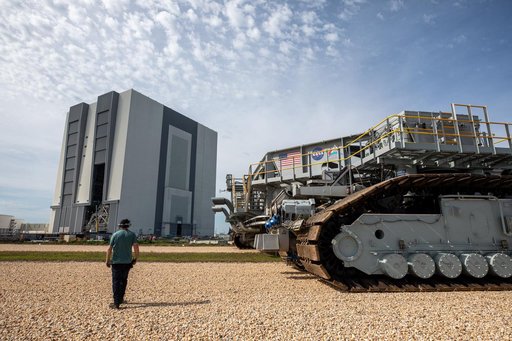 Crawler Transporter Roll to VAB for Artemis I WDR Rollout