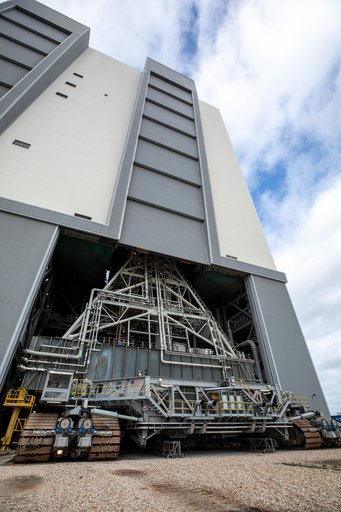 Artemis I WDR Pre-Rollout Activities - Crawler Transporter Rolls