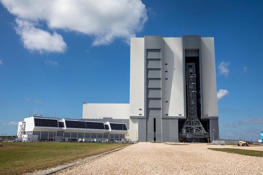 Artemis I WDR Rollout - VAB Doors Open