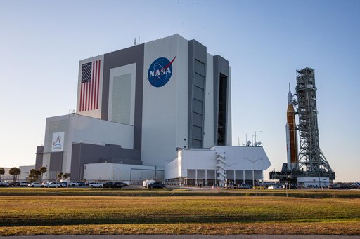 Artemis I WDR Rollout