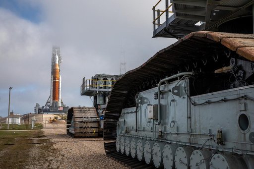 Artemis I Arrives at Pad 39B