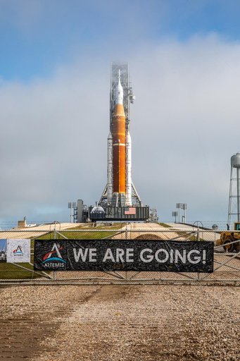 Artemis I Arrives at Pad 39B