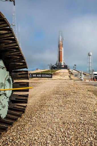Artemis I Arrives at Pad 39B