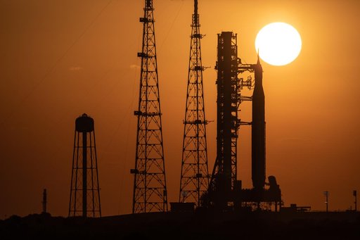 Artemis I at Pad 39B - Sunrise