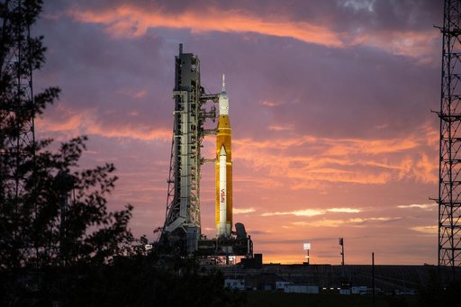 Artemis I at Pad 39B - Sunrise