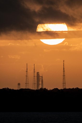 Artemis I at Pad 39B - Sunrise