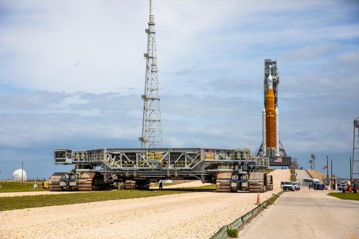 Artemis I at Pad 39B