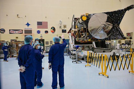 NASA Deputy Administrator Visits Psyche at KSC