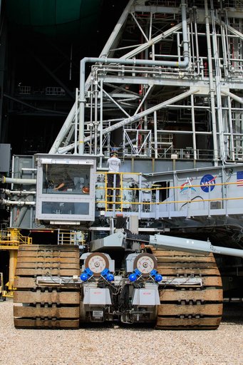 Crawler Transporter 2 Roll into VAB for Artemis I WDR Rollout &