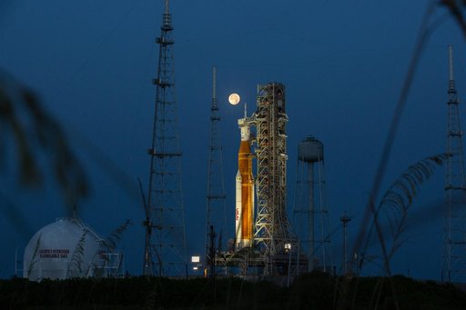 Artemis I SLS with Full Moon