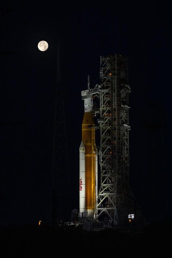 Artemis I SLS with Full Moon