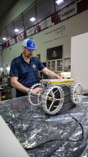 Astrobotic's CubeRover