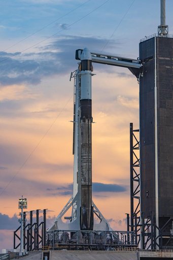 SpaceX CRS-25 Vertical at LC 39A