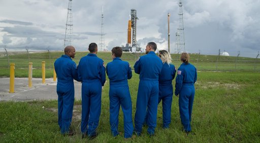 Astronaut Group & Moon Pod Essay Winners Visit Artemis I
