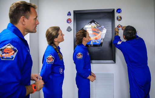 SpaceX Crew-5 Astronaut Patch Placing