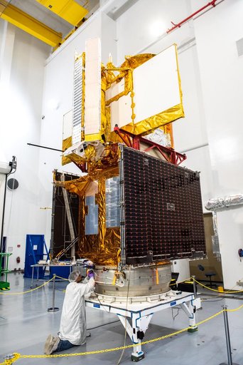 SWOT Spacecraft Mate to PLA