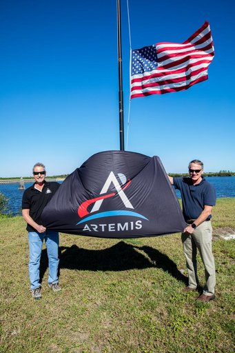 Artemis Flag Removal at LC 39 Press Site