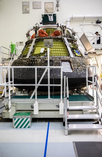 Artemis I Orion Return and De-Servicing