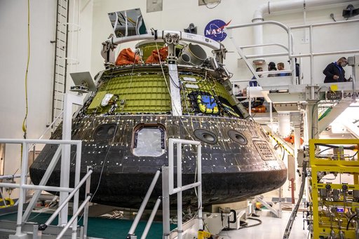Artemis I Orion Return and De-Servicing