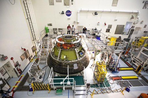 Artemis I Orion Return and De-Servicing