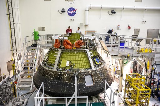 Artemis I Orion Return and De-Servicing