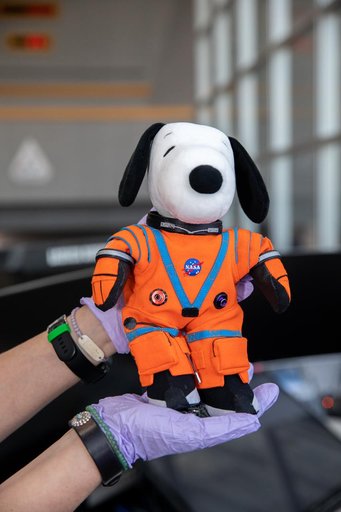Snoopy Handover from Artemis Team to Peanuts Crew