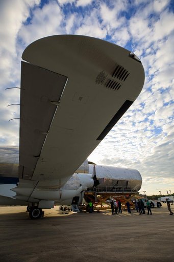 MPLM Transfer to Super Guppy