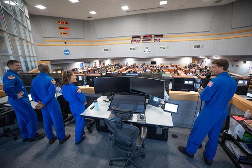 Artemis II Crew with EGS