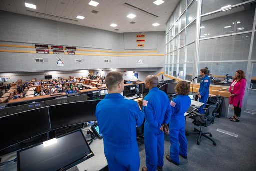 Artemis II Crew with EGS