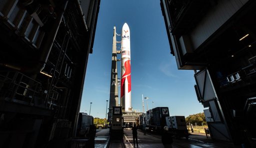CLPS PM-1 Astrobotic/ULA Rollout for Launch