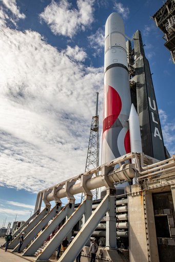 CLPS PM-1 Astrobotic/ULA Rollout for Launch