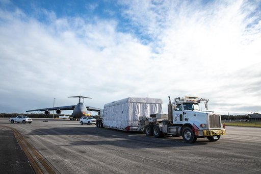 GOES-U Spacecraft Arrival and Offload