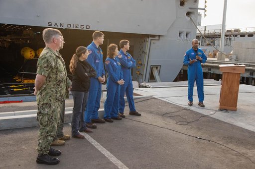 URT-11 NASA & Navy Joint Press Conference
