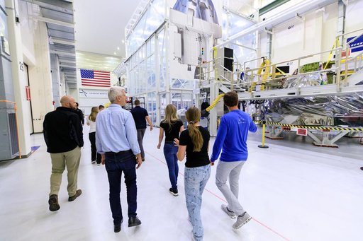 Artemis II Astronaut Family Tour of IOZ