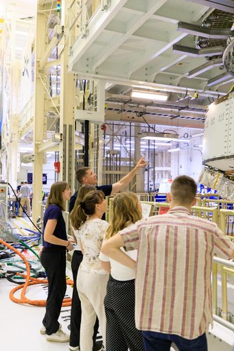 Artemis II Astronaut Family Tour of IOZ